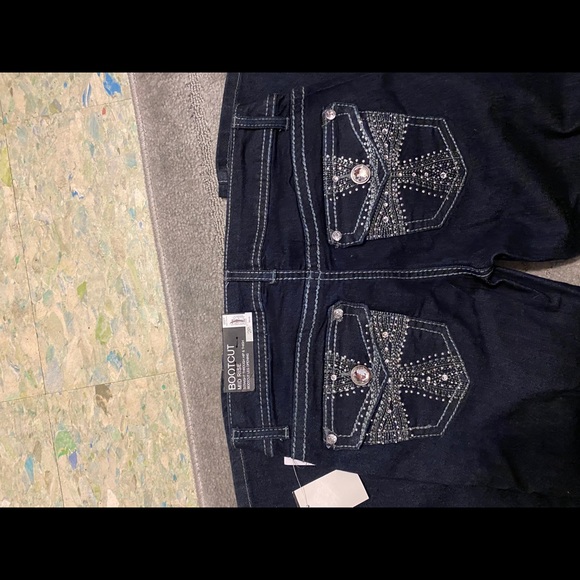 Jeans - Picture 2 of 3